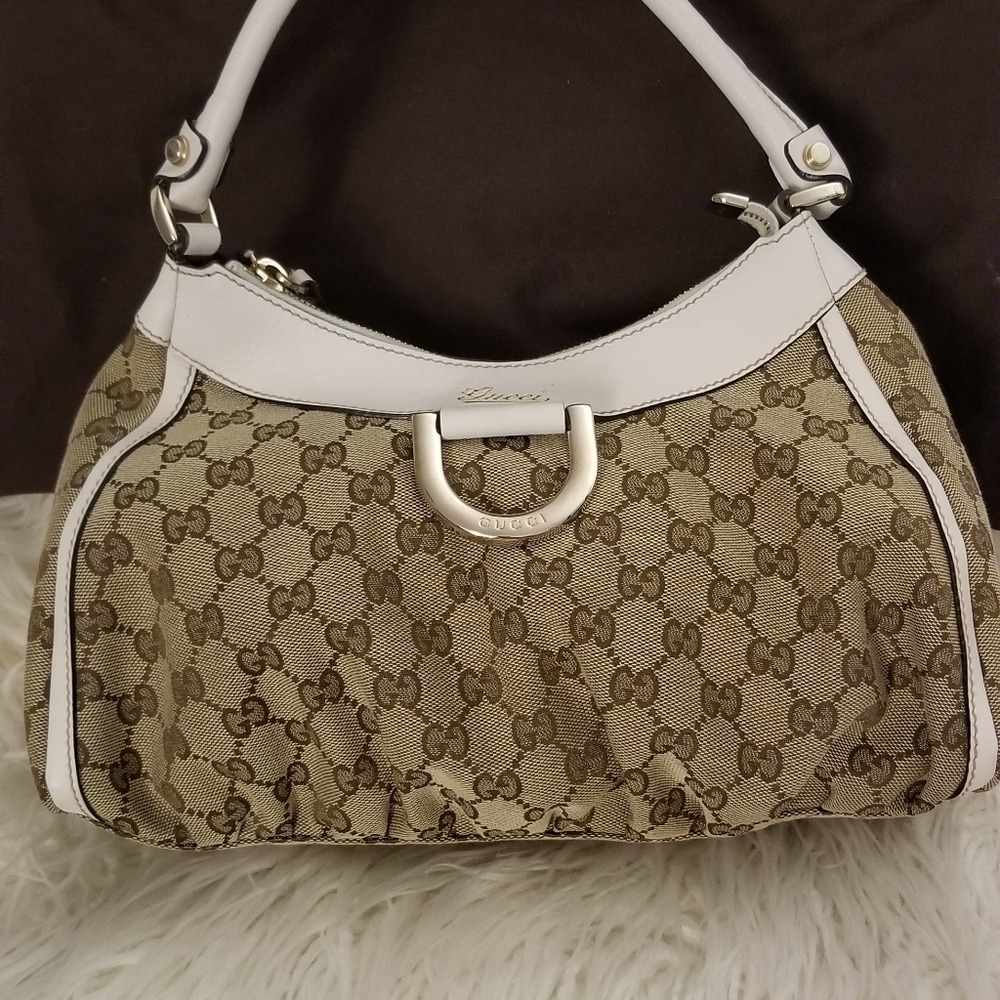 Womens Gucci purse
